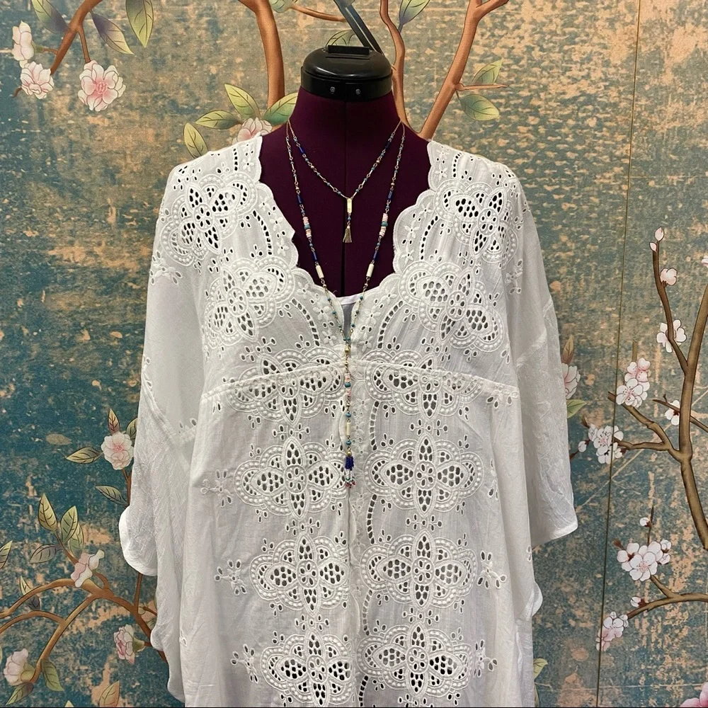 NWT Umgee White Poncho Blouse - Picture 2 of 9